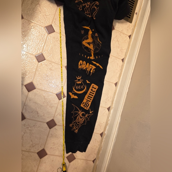 BLACKCRAFT IV HALLOWEEN EDITION JOGGERS BLACK & ORANGE SIZE APPROXIMATELY M/L